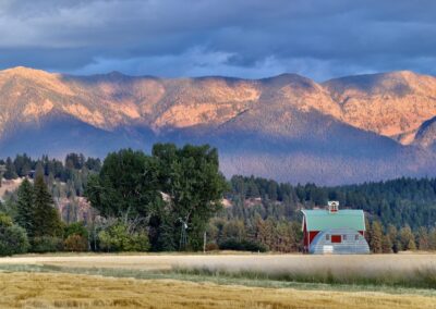 Sunset in Montana with a barn